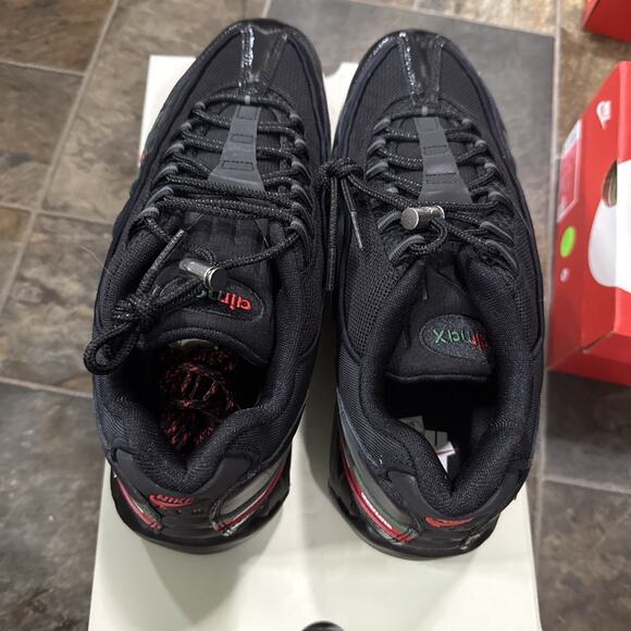 Size 13 - Undefeated x Nike Air Max 95 Black main image 5
